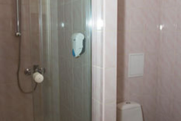 Room 4 of 65