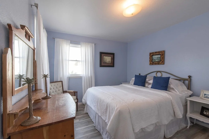 Photo of Weymouth Lane Beach Home