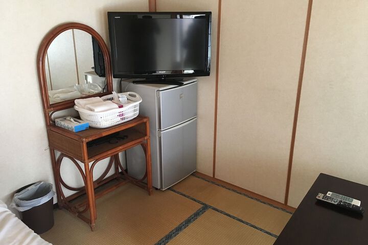 Room 3 of 13