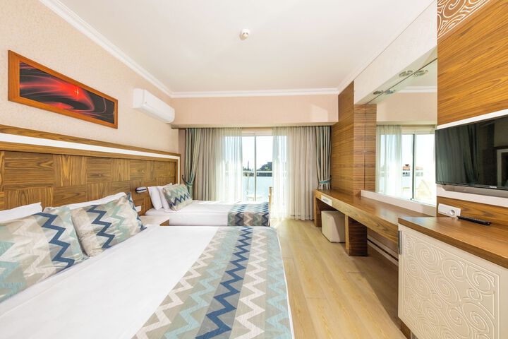 Room 10 of 48