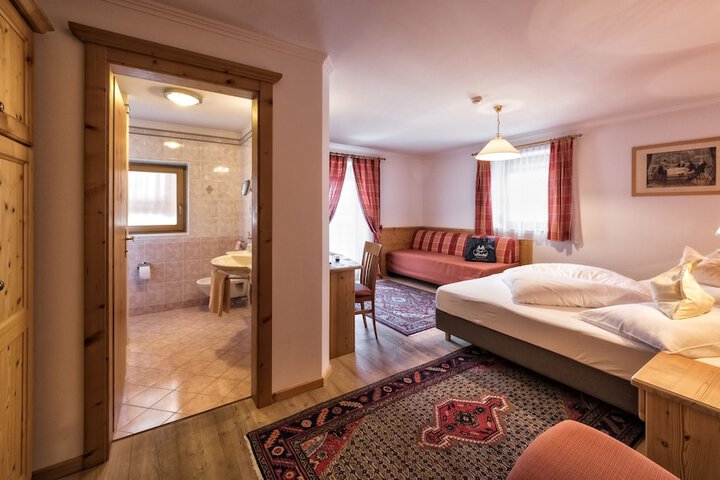 Room 4 of 56