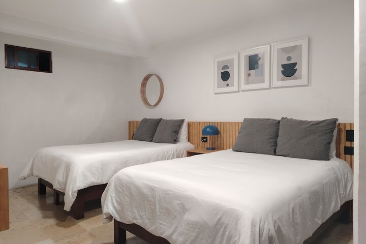 Room 12 of 22