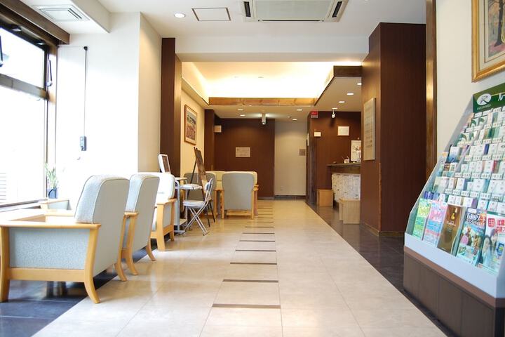 Entrance & Lobby