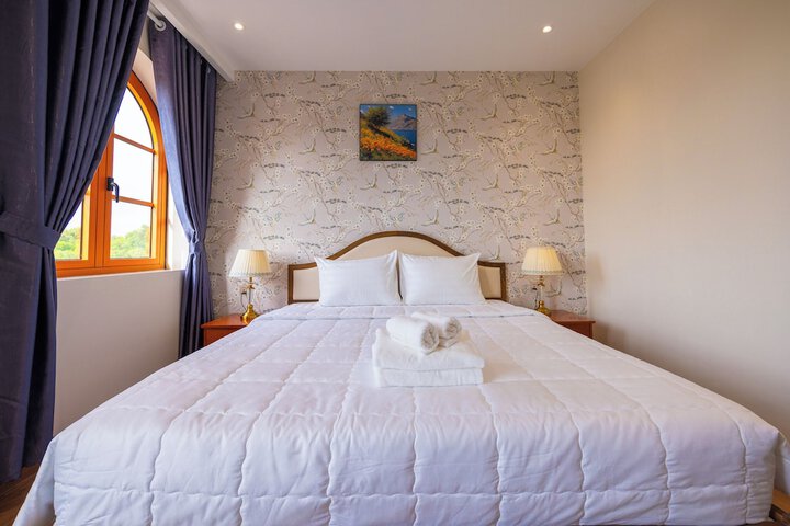 Room 14 of 34