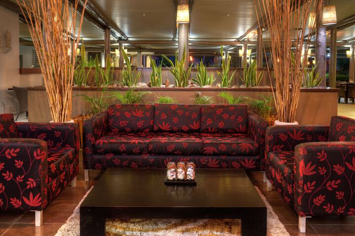 Entrance & Lobby