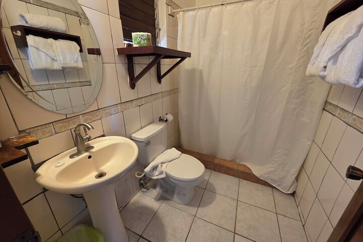 Room 204 of 266