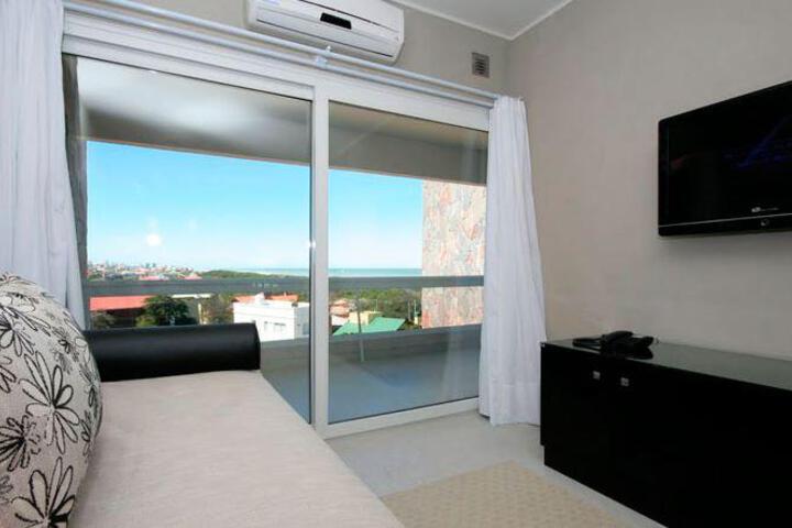 Room 6 of 45