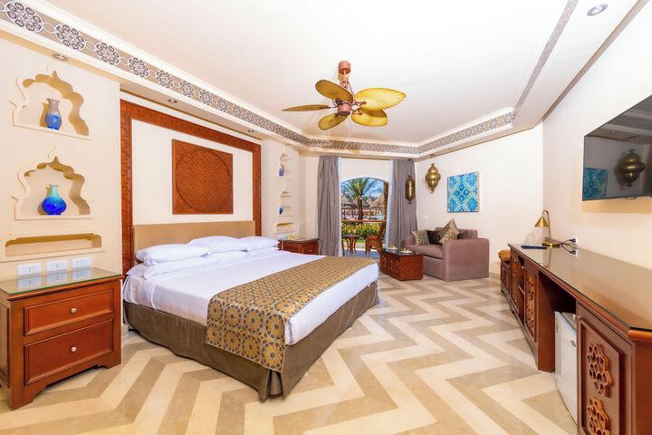 Room 13 of 86