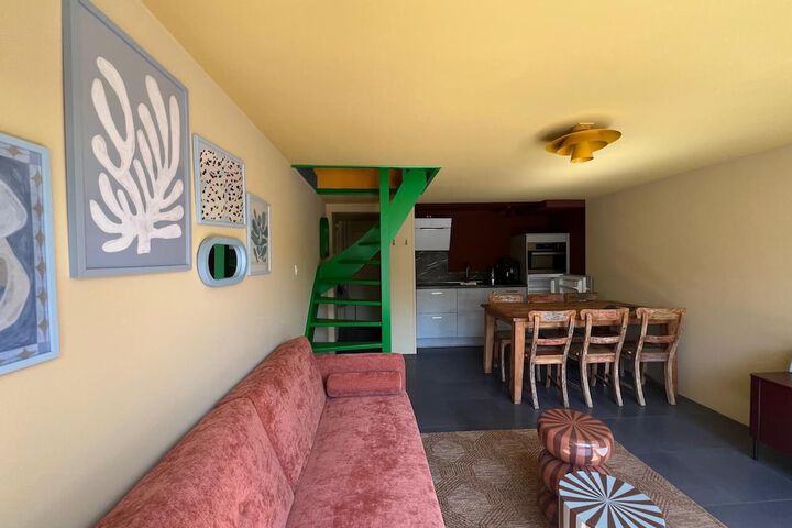 Room 33 of 66