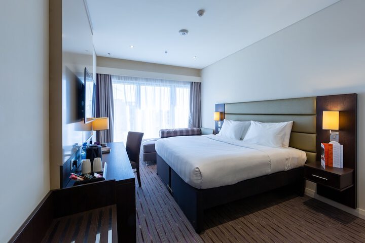 Room 9 of 42