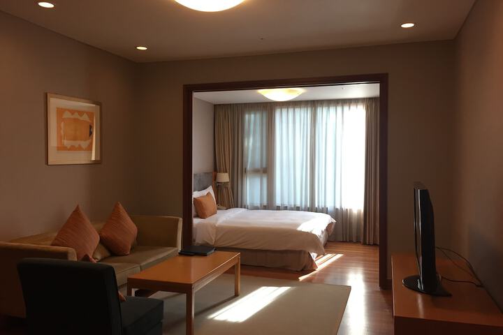 Room 9 of 47