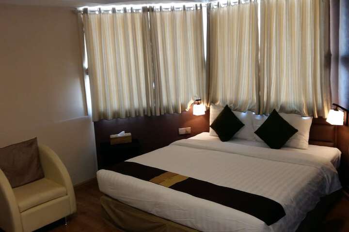 Room 15 of 38