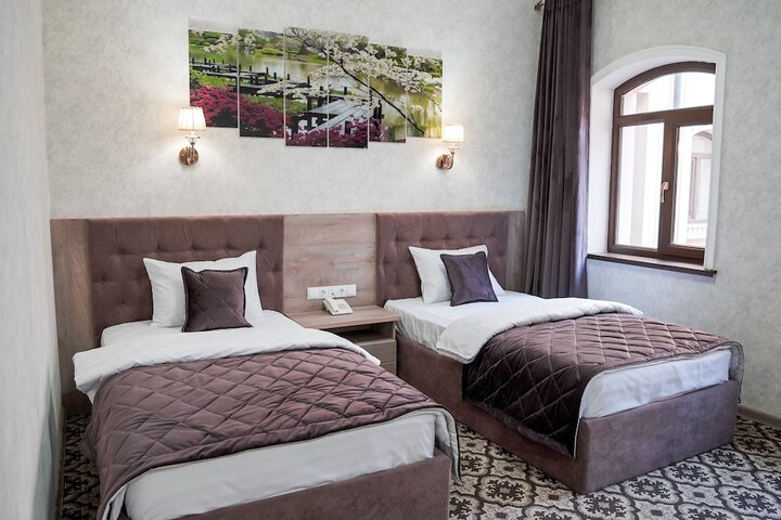 Room 4 of 46