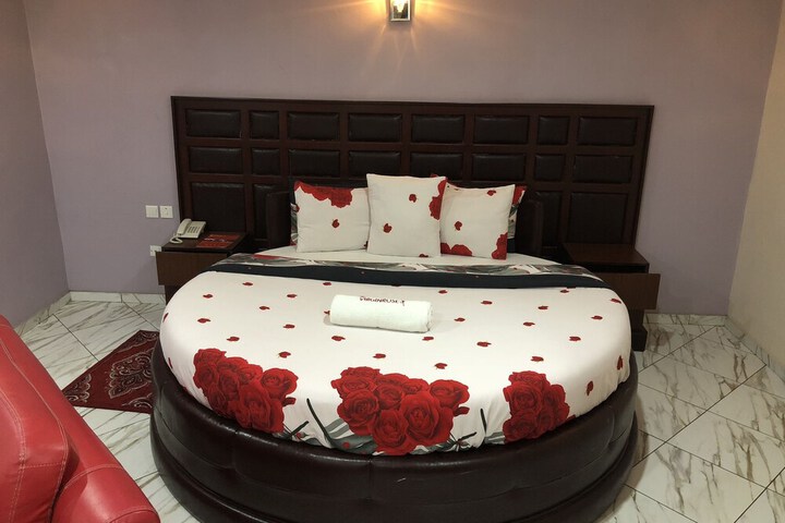 Room 16 of 44