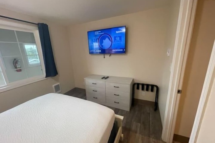 Room 35 of 136