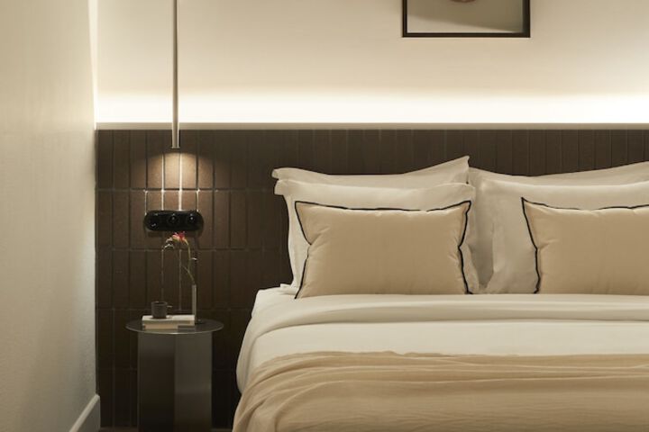 Room 4 of 51