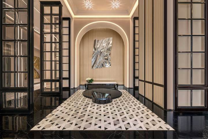 Hotel 2 of 105