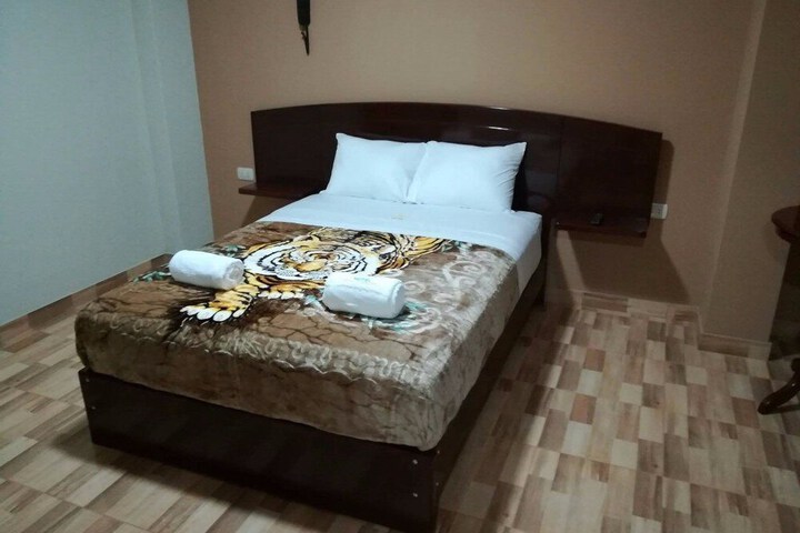 Room 19 of 120