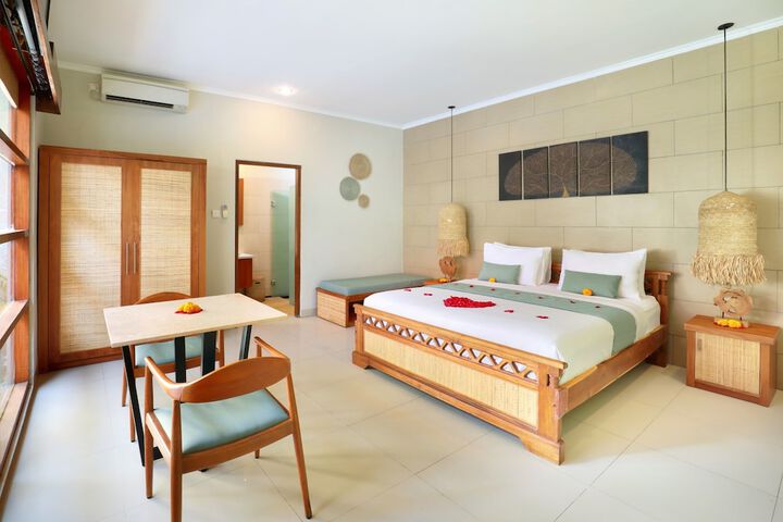 Room 4 of 18