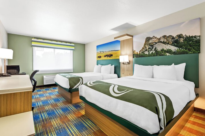 Room 8 of 32