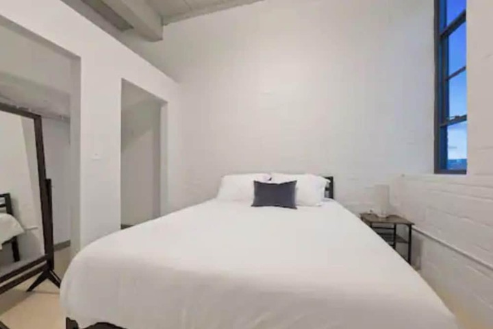 Room 47 of 237