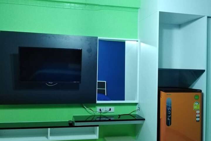 Room 13 of 30