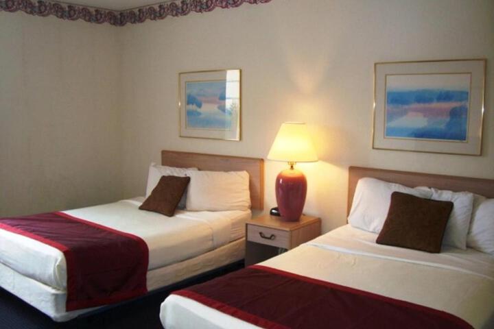 Standard Double Room (8 of 12)