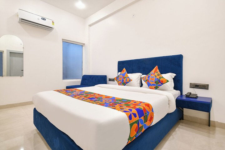 Room 12 of 28