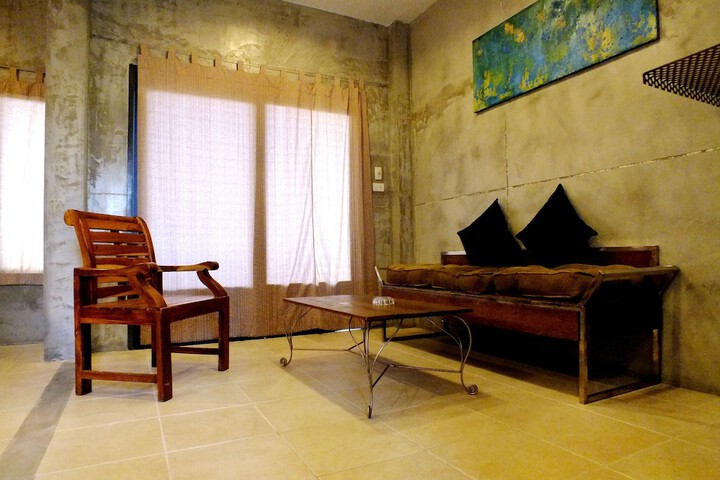 Room 16 of 35