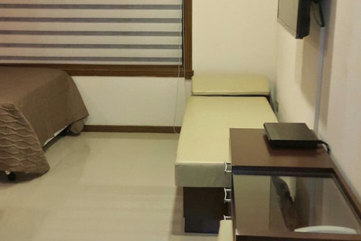 Room 8 of 15