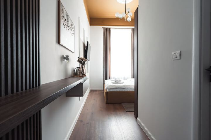 Room 2 of 39