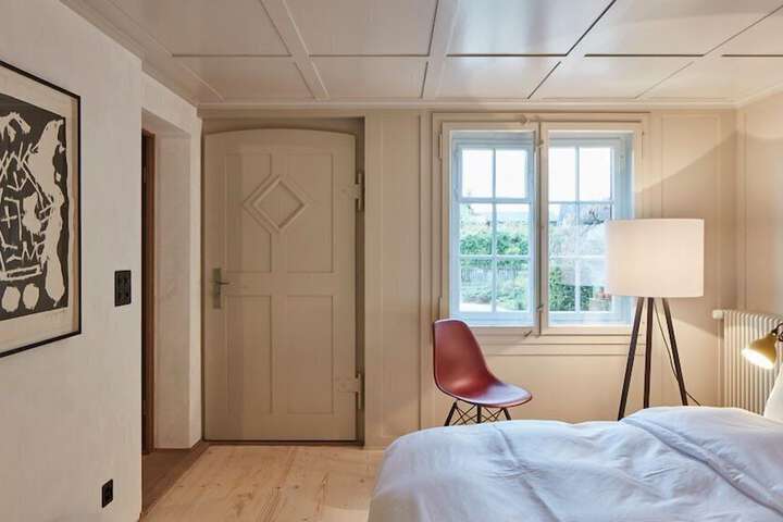 Room 18 of 49