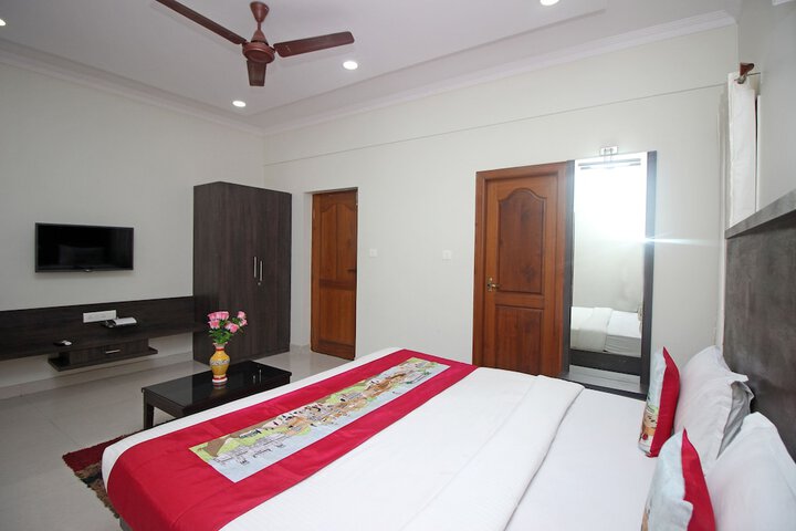 Room 12 of 18