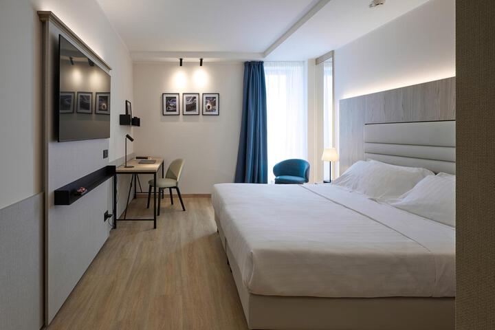 Room 12 of 47