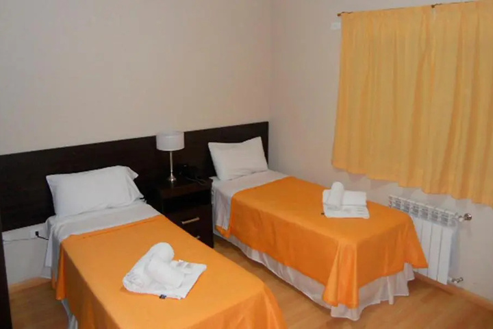 Room 4 of 18