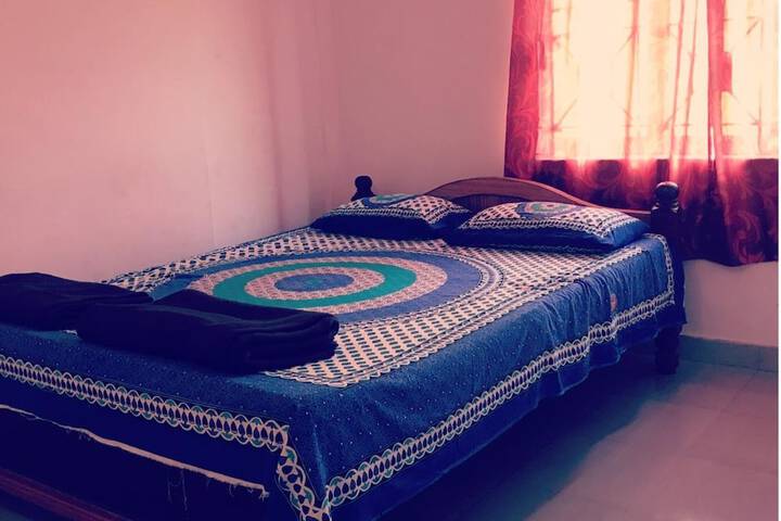 Room 2 of 6