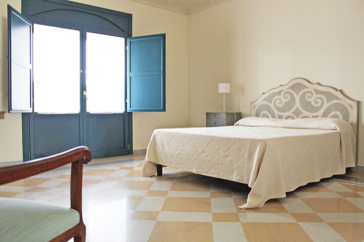 Room 4 of 56