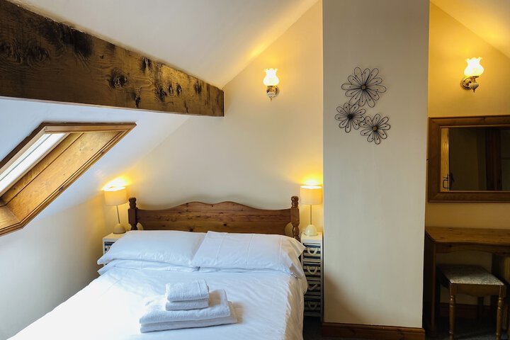 Room 2 of 68