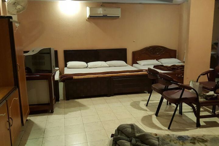 Room 25 of 25