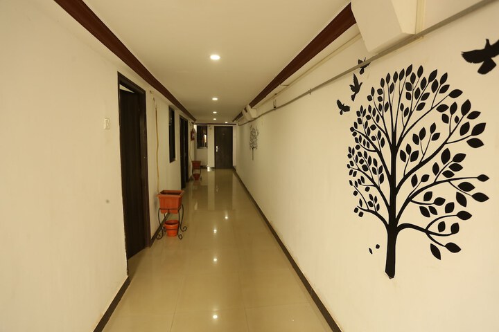 Hotel 2 of 32