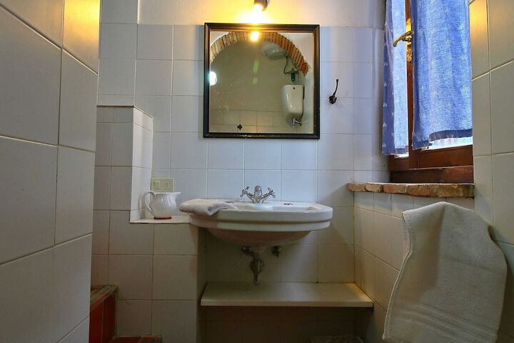 Room 47 of 131