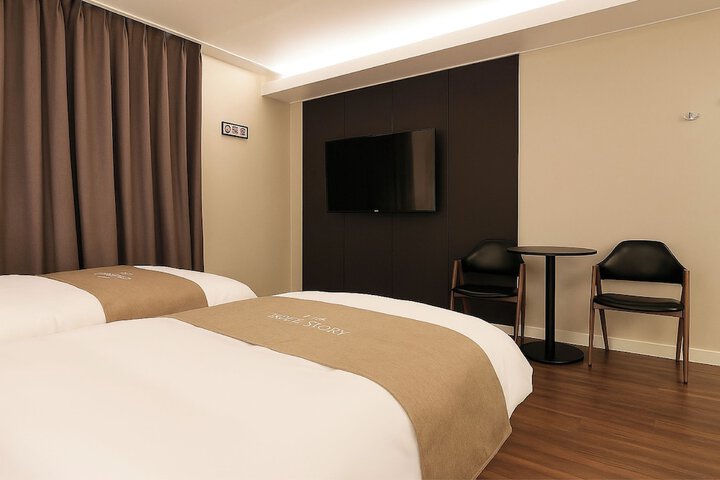 Room 48 of 85