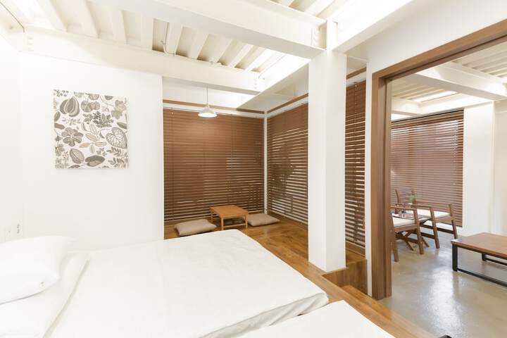 Room 7 of 43