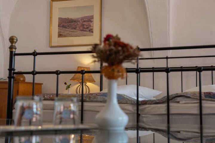 Room 8 of 34