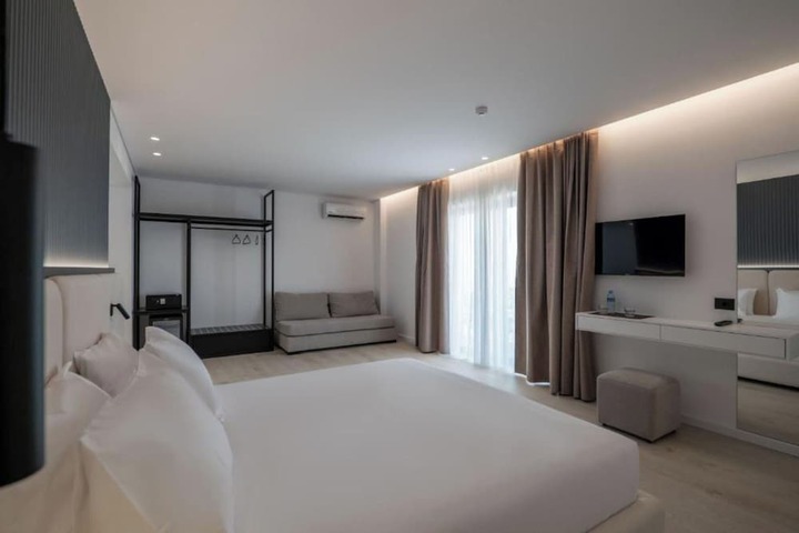 Room 35 of 100