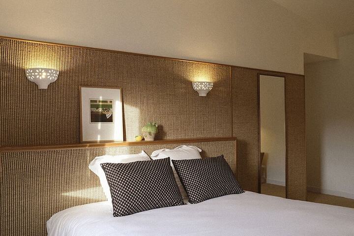 Room 42 of 89