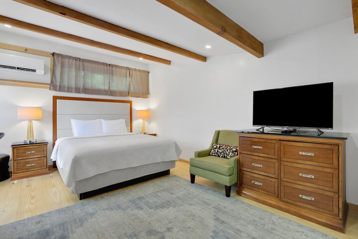 Room 9 of 22