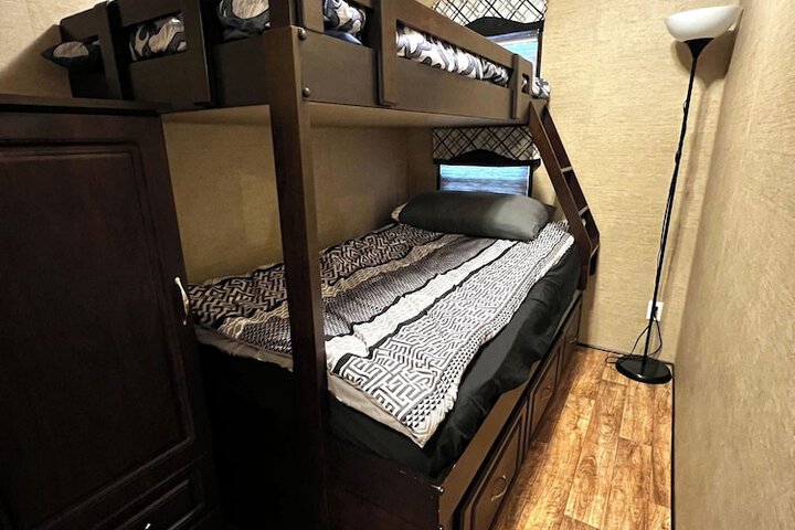 Room 16 of 48