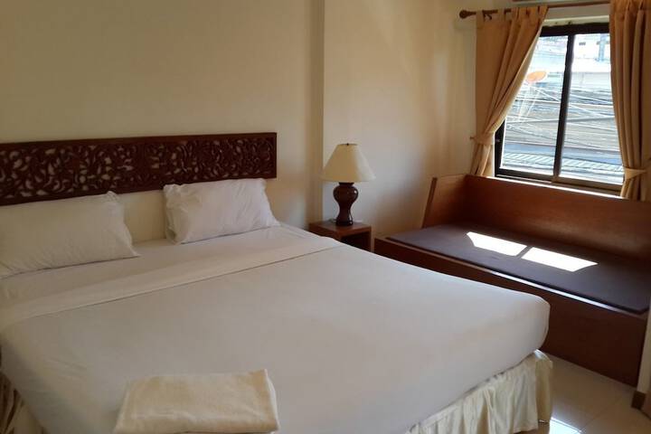 Room 9 of 36