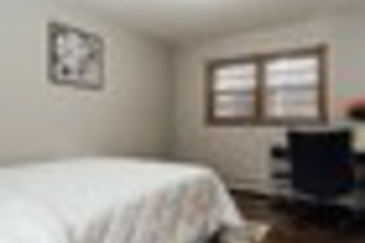 Room 5 of 72
